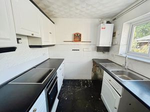 Kitchen- click for photo gallery